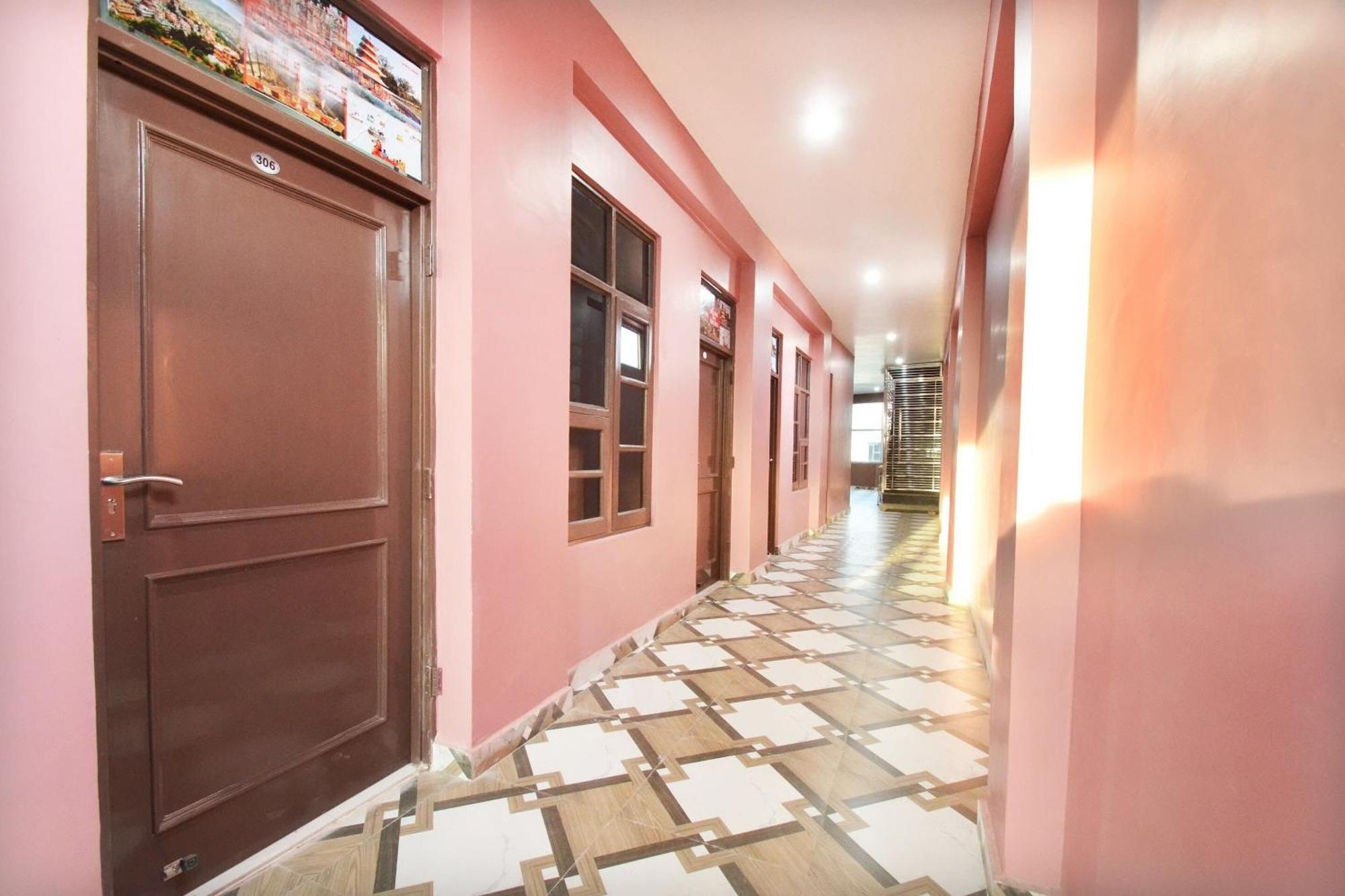 Hotel O Galaxy Chandīgarh Exterior foto